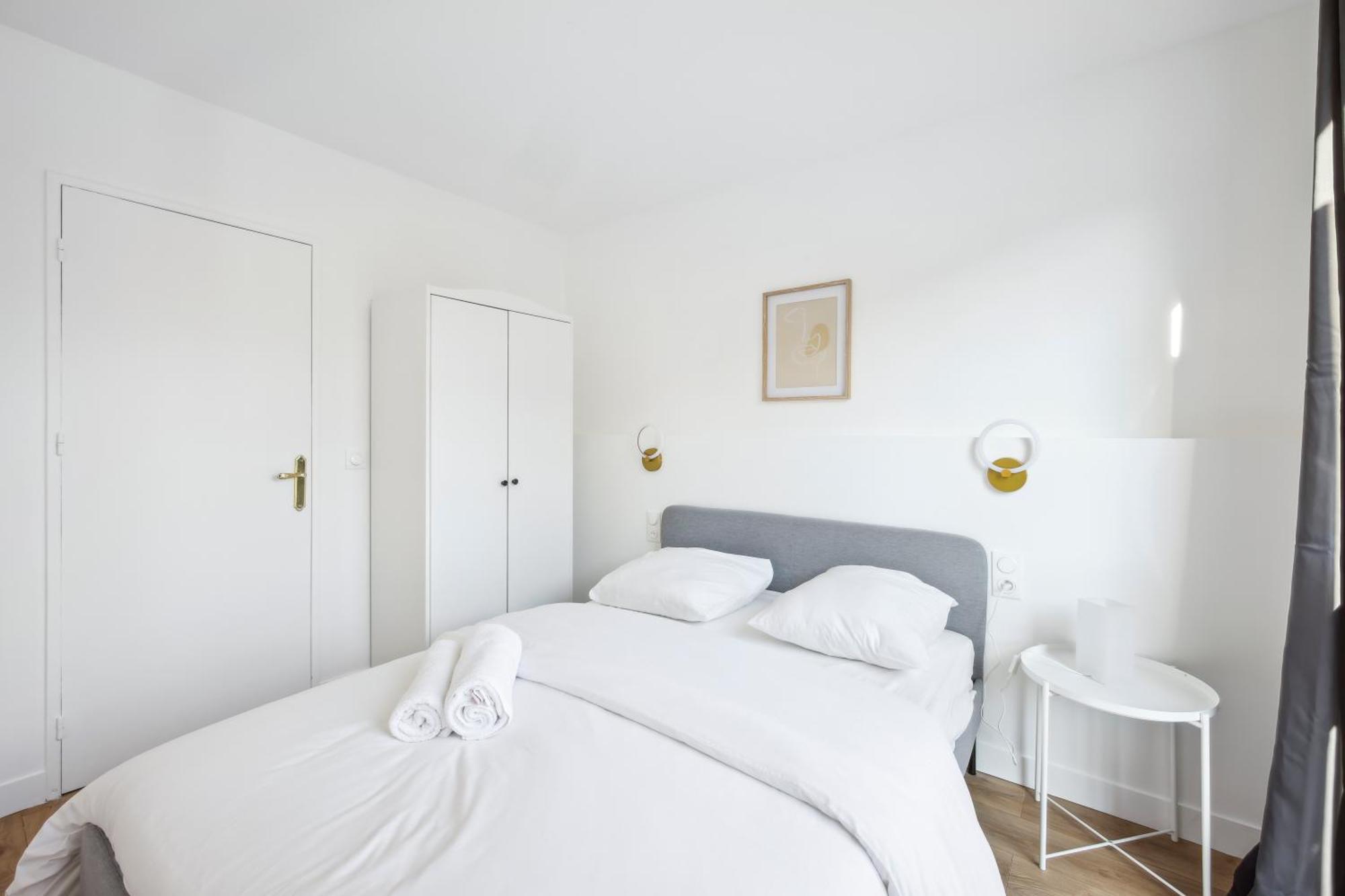 Chic Apart With Parking Apartamento Chaville Exterior foto